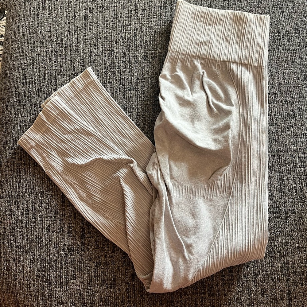 Ribbed Gray Leggings